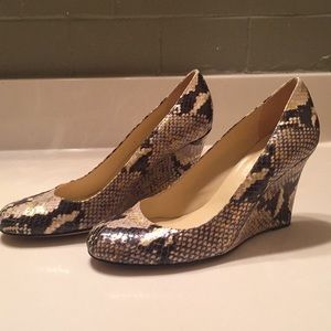 kate spade Kiki Metallic Snakeskin Wedges size 7.5